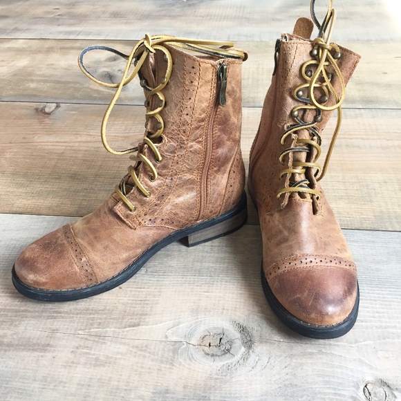 Two Lips Shoes - Lace up boots distressed look boots Size 8